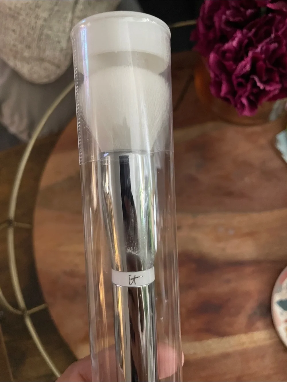it cosmetics White and Silver CC + Skin perfecting Heavenly Skin Brush